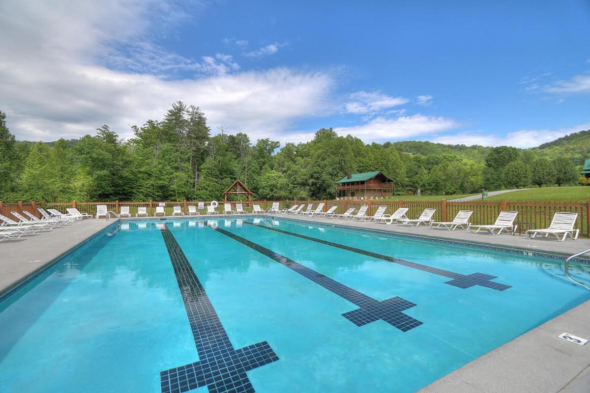 Alpine Joy-Hot Tub, Pond Access ,1089 Of Free Tickets For Each Paid Day, Dollywood And More! Townsend Exteriör bild
